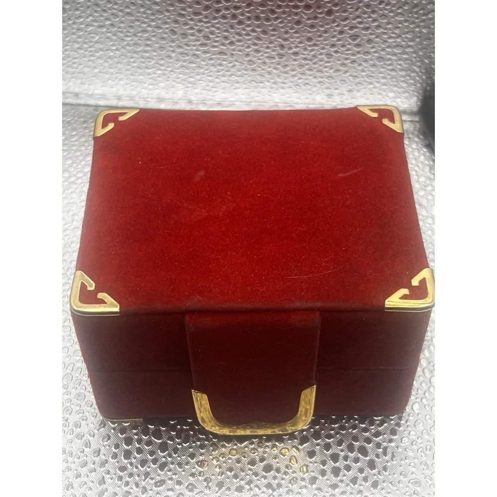 Red‎ velvet Travel Jewelry Box W/ A Fashion Ring Sz 7.5 & 2 Pairs Vtg Earrings